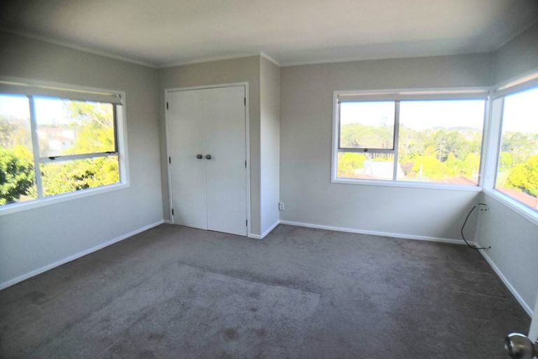 Photo of property in 14 Lavery Place, Sunnynook, Auckland, 0632