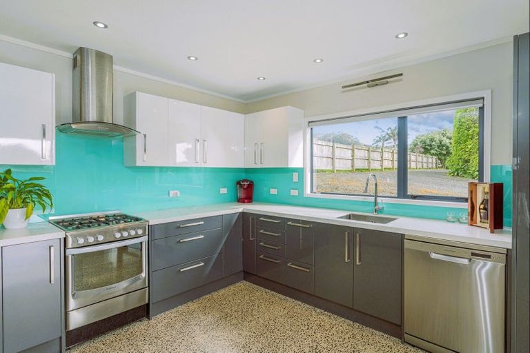 Photo of property in 3 Emmerdale Drive, Hahei, Whitianga, 3591