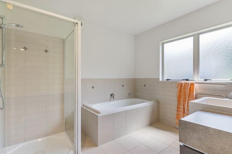 Photo of property in 25 Bemrose Place, Cockle Bay, Auckland, 2014