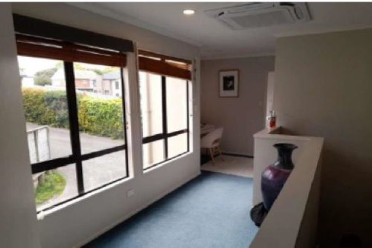 Photo of property in 2/26a Dallinghoe Crescent, Milford, Auckland, 0620