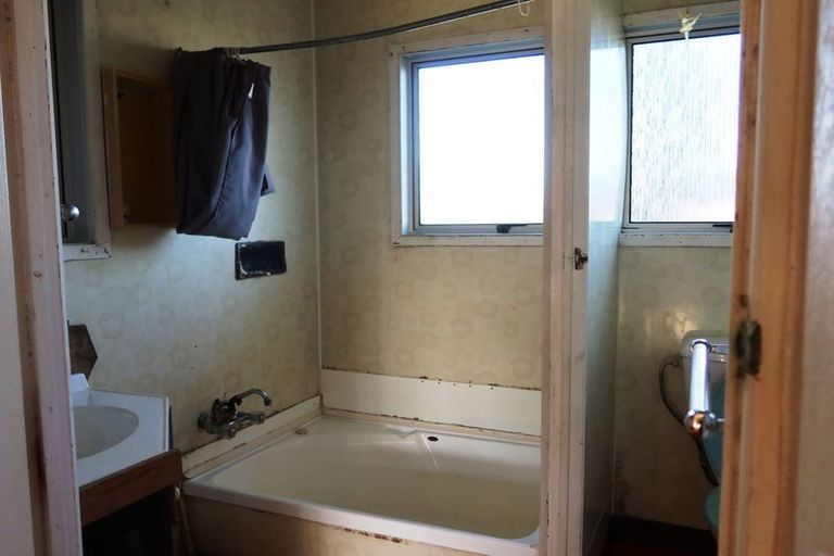 Photo of property in 19 Graham Street, Te Kopuru, 0391