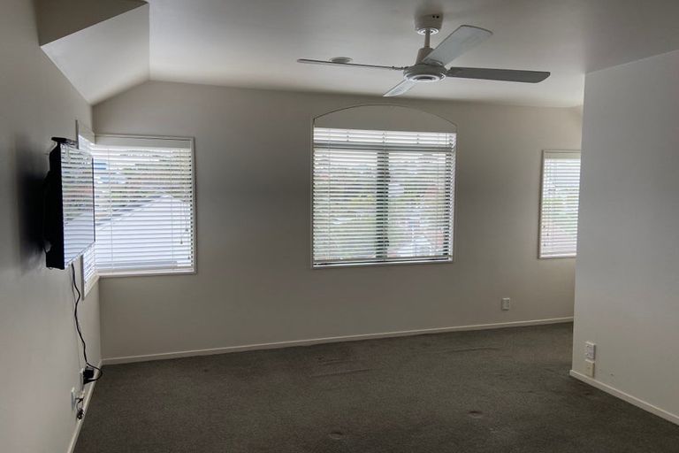 Photo of property in 1/17 Hart Road, Hauraki, Auckland, 0622