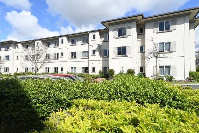 Photo of property in 98b/30 Ambassador Glade, Orewa, 0931