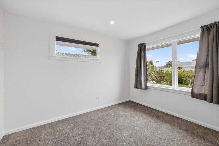 Photo of property in 70 Niven Street, Avondale, Christchurch, 8061