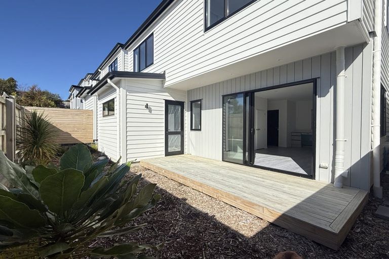 Photo of property in 33b Garadice Road, Rothesay Bay, Auckland, 0630