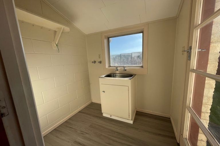 Photo of property in 2/30 Mcleod Road, Henderson, Auckland, 0612