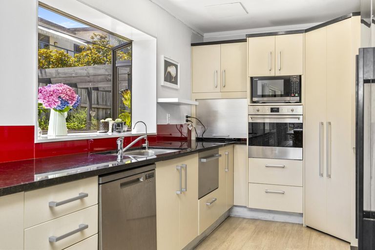 Photo of property in 83 Harvey Street, Waipahihi, Taupo, 3330