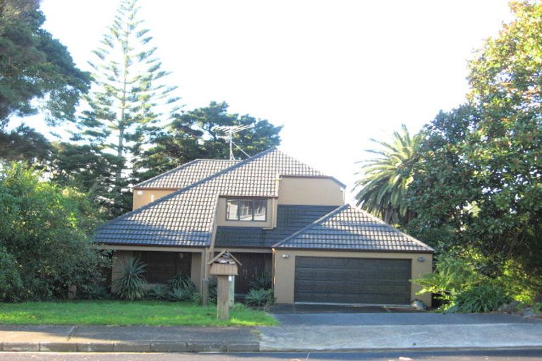 Photo of property in 54 Lawrence Crescent, Hillpark, Auckland, 2102
