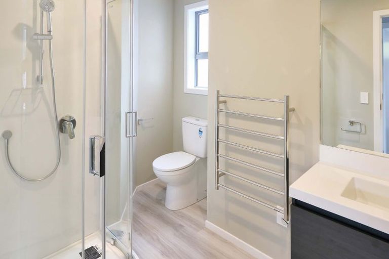 Photo of property in 4d Horoeka Street, Stokes Valley, Lower Hutt, 5019