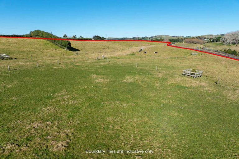 Photo of property in 126 Whiriwhiri Road, Waiuku, 2682