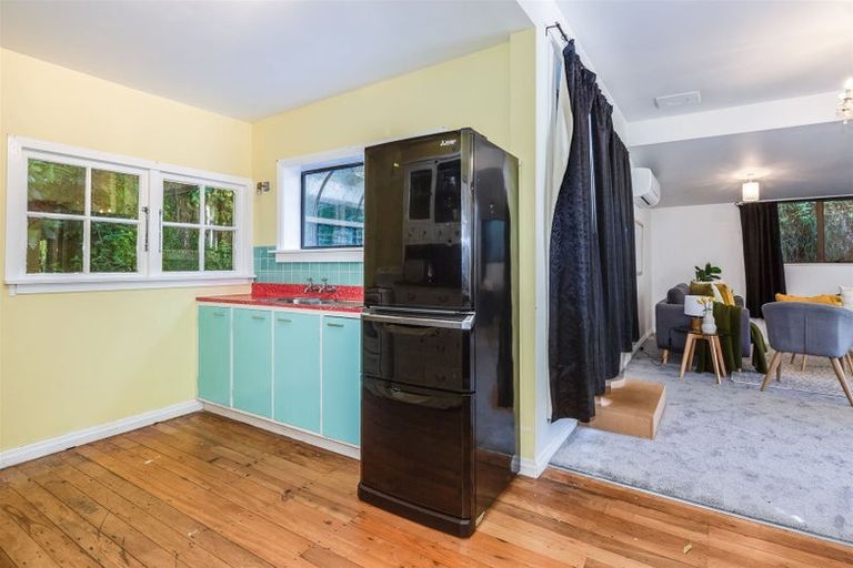 Photo of property in 1/45 Airlie Road, Plimmerton, Porirua, 5026