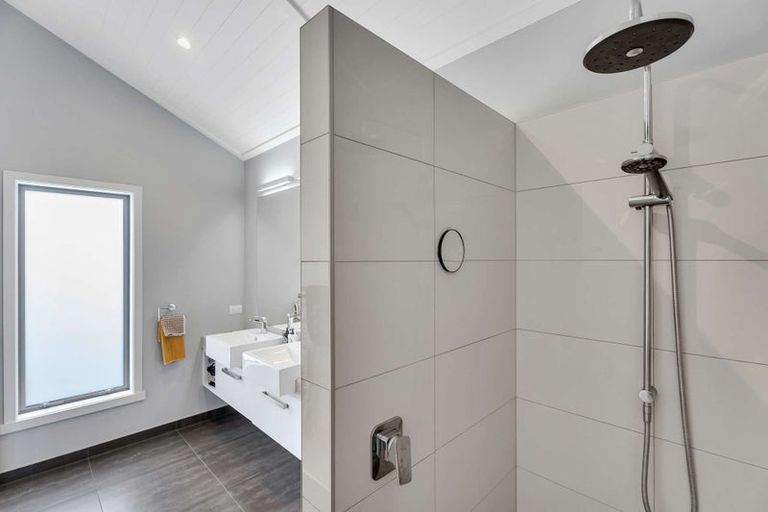 Photo of property in 4 Roseberry Place, Whitianga, 3510