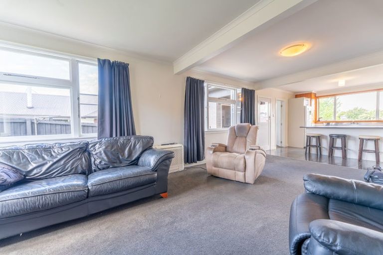 Photo of property in 35 Avenue Road, West End, Timaru, 7910