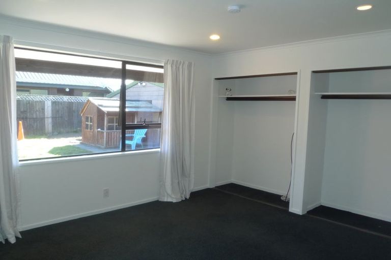 Photo of property in 243 Queenspark Drive, Parklands, Christchurch, 8083