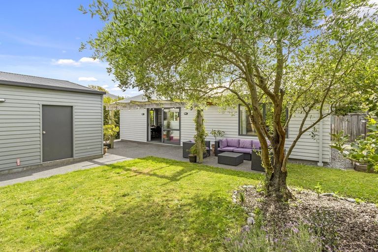 Photo of property in 108 Hills Road, Edgeware, Christchurch, 8013