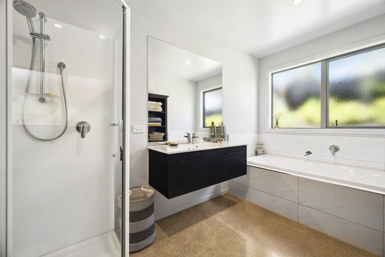 Photo of property in 19 Moa Lane, Richmond Heights, Taupo, 3330