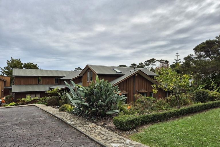 Photo of property in 1 The Knoll, Greenhithe, Auckland, 0632