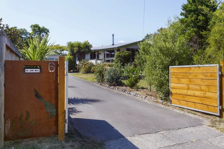 Photo of property in 6 Parata Street, Two Mile Bay, Taupo, 3330