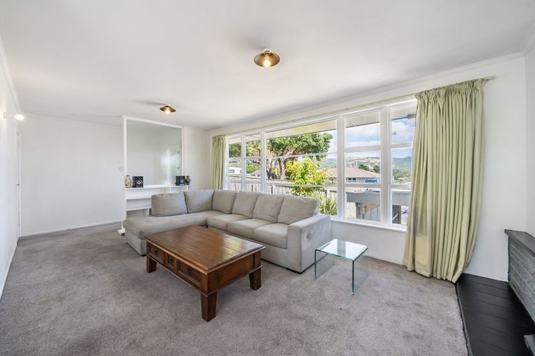 Photo of property in 25 Sievers Grove, Cannons Creek, Porirua, 5024