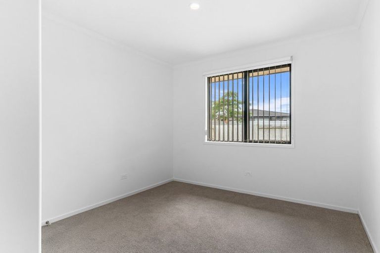 Photo of property in 20 Kowi Lakes Drive, One Tree Point, 0118