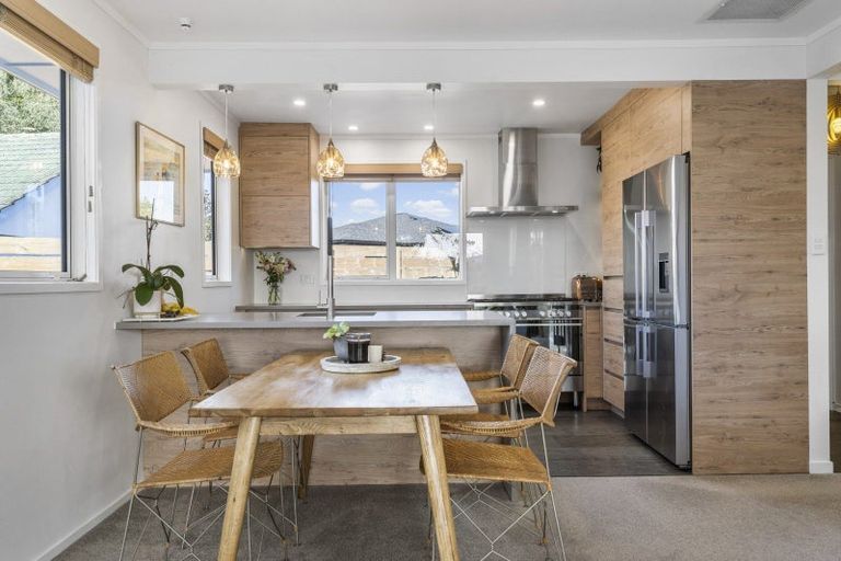 Photo of property in 58 Cobham Crescent, Kelston, Auckland, 0602