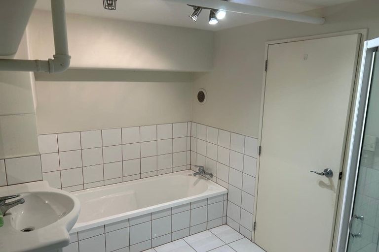 Photo of property in Stadium Garden Flats, 314/107 Thorndon Quay, Pipitea, Wellington, 6011