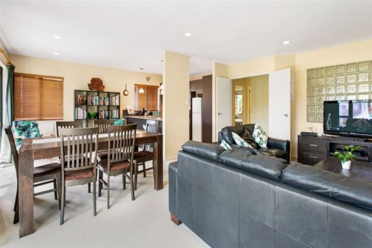 Photo of property in 44 Roy Maloney Drive, Henderson, Auckland, 0612