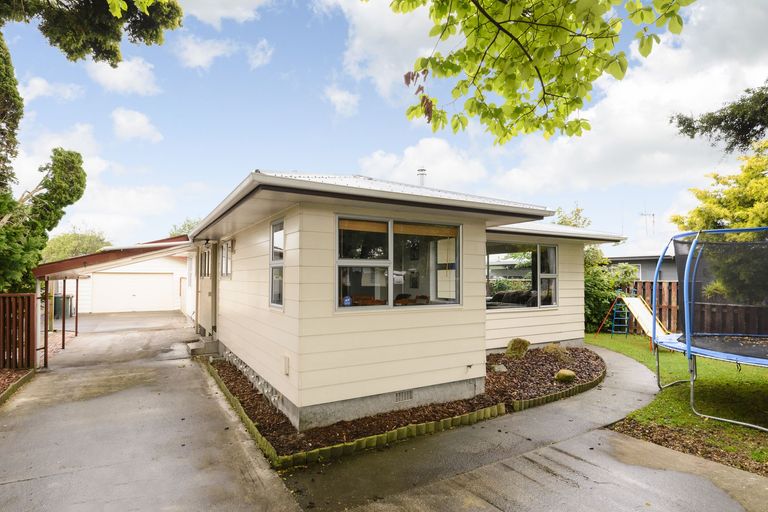 Photo of property in 124 Tremaine Avenue, Westbrook, Palmerston North, 4412