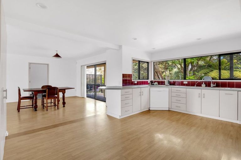 Photo of property in 64 Rhinevale Close, Henderson, Auckland, 0612