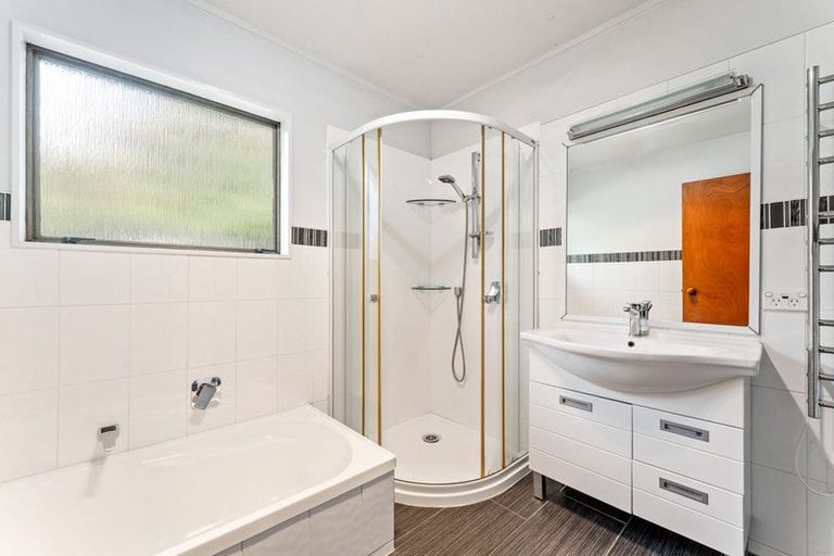 Photo of property in 16 Dobell Road, Stanmore Bay, Whangaparaoa, 0932
