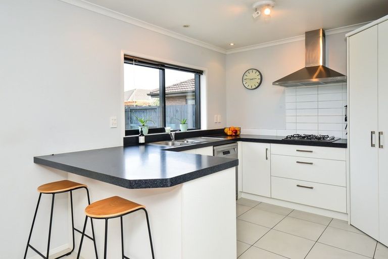 Photo of property in 11 Whitney Place, Rototuna North, Hamilton, 3210