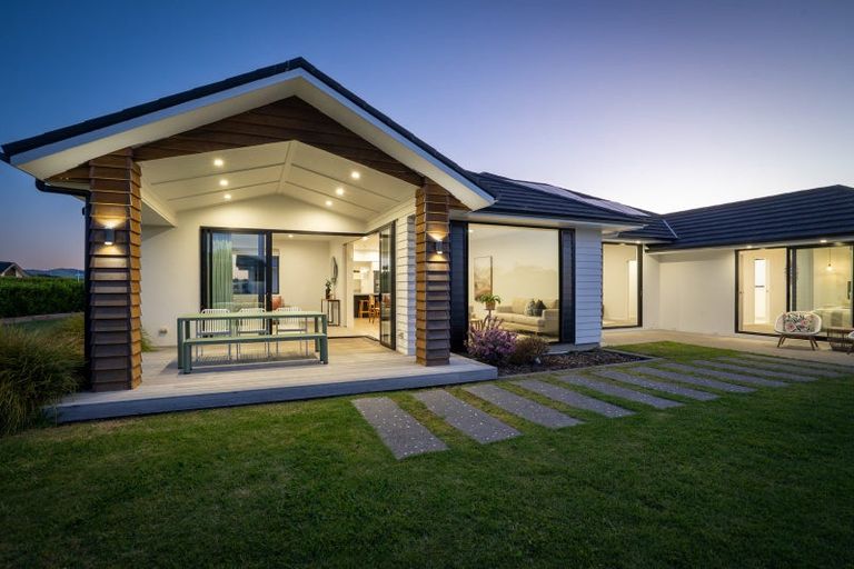 Photo of property in 2 Moemoea Place, Cambridge, 3434