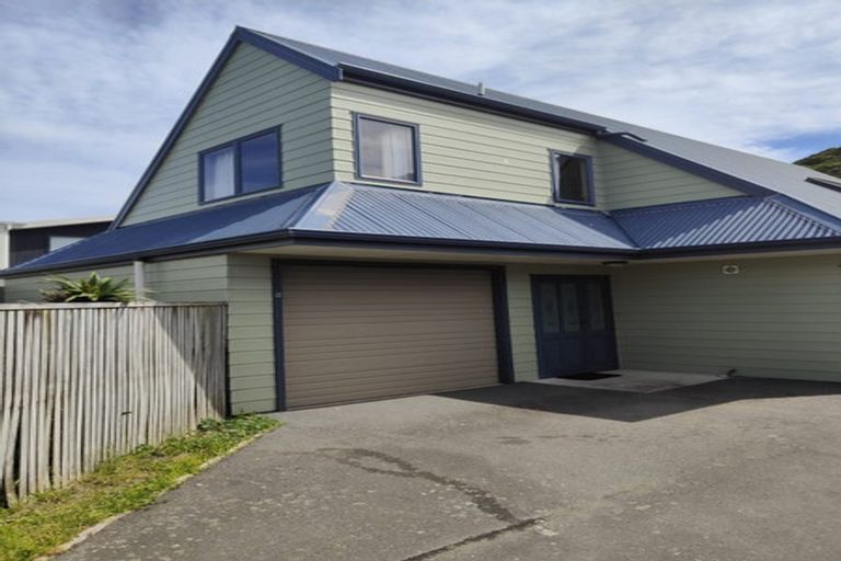 Photo of property in 162 Queens Drive, Lyall Bay, Wellington, 6022