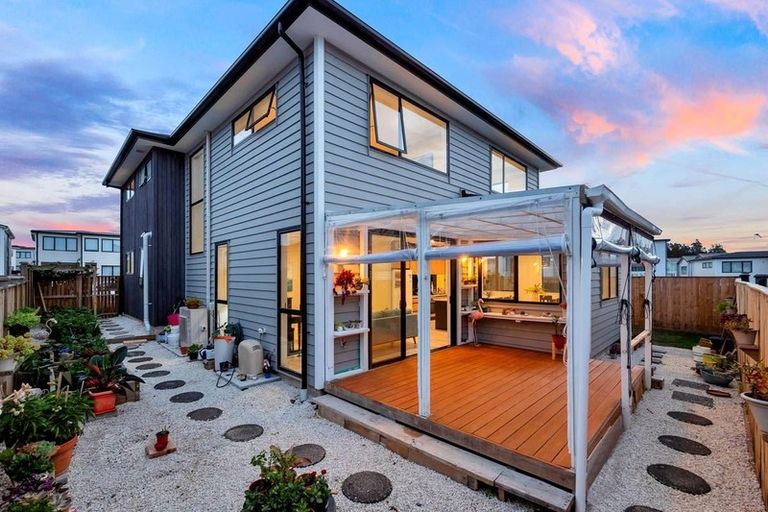 Photo of property in 55 Craigs Way, Hobsonville, Auckland, 0616