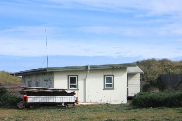 Photo of property in 44 Nelson Street, Foxton Beach, Foxton, 4815