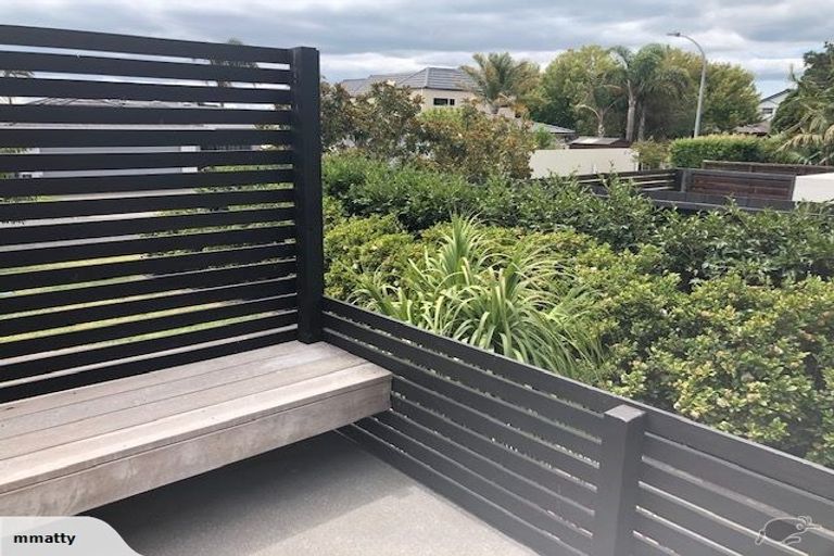 Photo of property in 6a Ursula Place, Half Moon Bay, Auckland, 2012