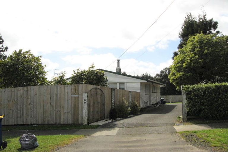 Photo of property in 5 Mcentee Road, Waitakere, Auckland, 0816