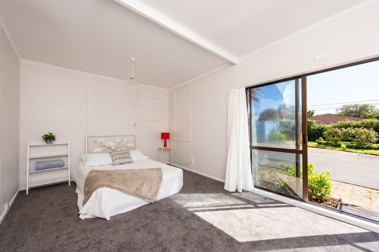 Photo of property in 99 Amohia Street, Paraparaumu, 5032