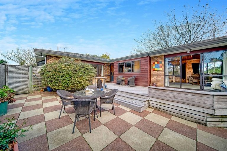 Photo of property in 2/47 Headcorn Place, Botany Downs, Auckland, 2010