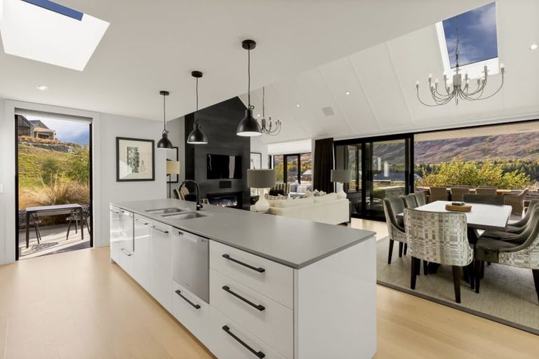 Photo of property in 4 Owen Marshall Lane, Arrowtown, 9371