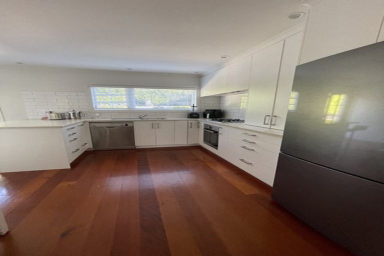 Photo of property in 12 Richmond Avenue, Northcote Point, Auckland, 0627