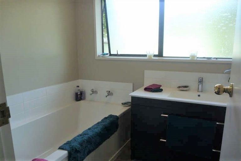 Photo of property in 56 Bellingham Place, Avonhead, Christchurch, 8042