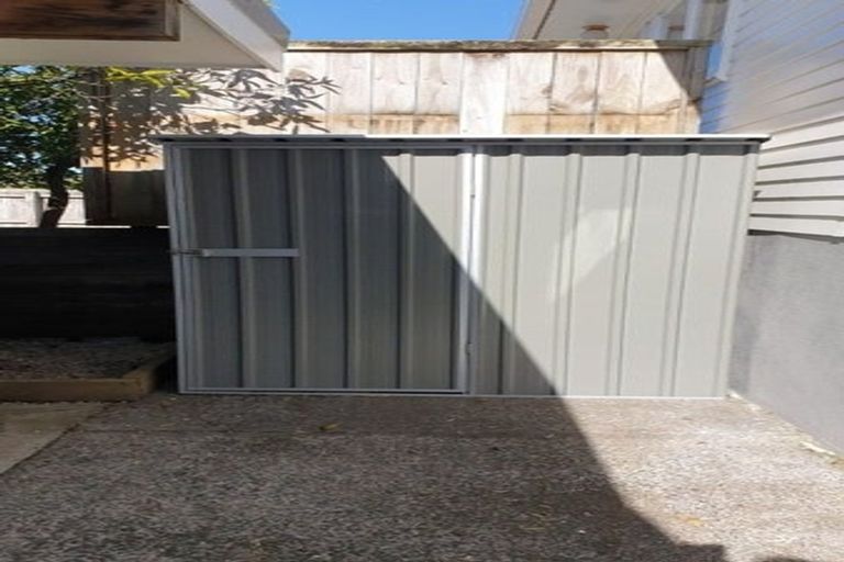 Photo of property in 81 Lauderdale Road, Birkdale, Auckland, 0626