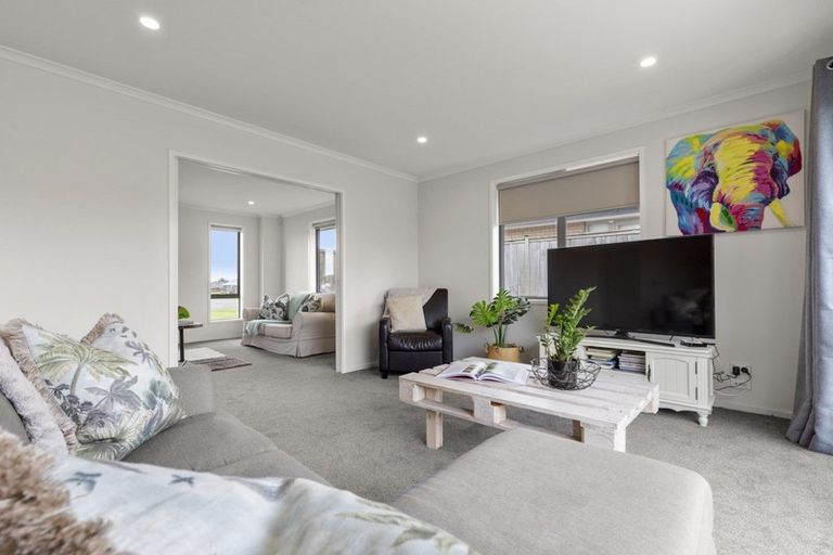 Photo of property in 20 Glennron Lane, Waiuku, 2123