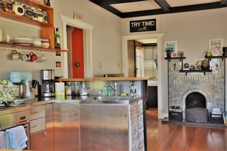 Photo of property in 4 Keystone Avenue, Mount Roskill, Auckland, 1041