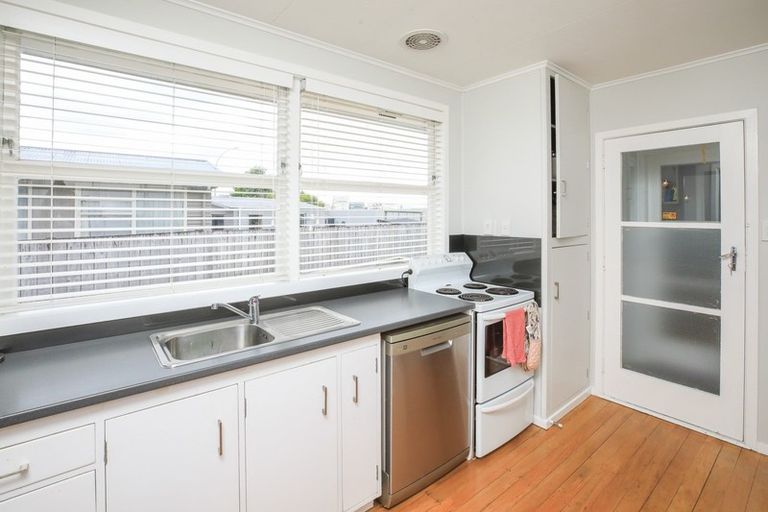 Photo of property in 16 Lugton Street, Nawton, Hamilton, 3200