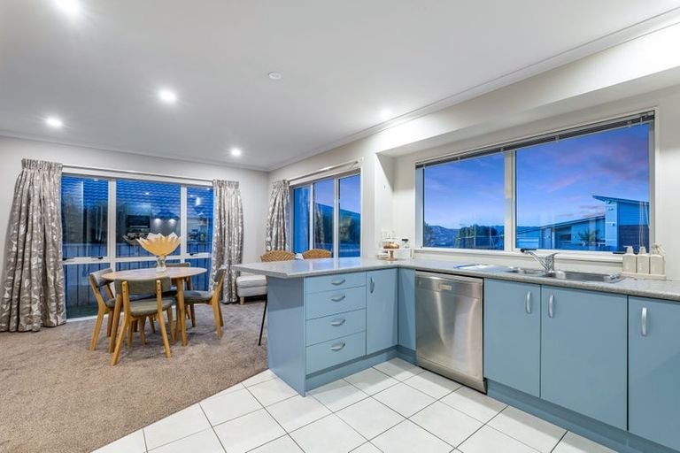 Photo of property in 31 Aspiring Terrace, Aotea, Porirua, 5024