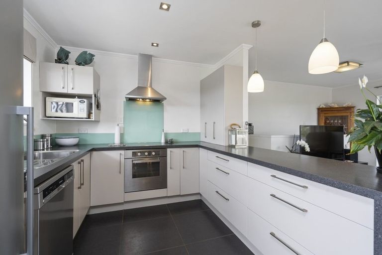 Photo of property in 116 Te Haumi Drive, Paihia, 0200