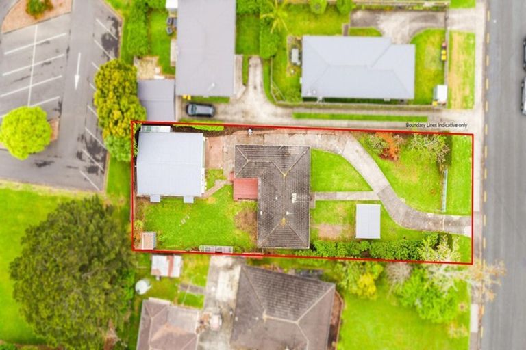 Photo of property in 43 Neil Avenue, Te Atatu Peninsula, Auckland, 0610