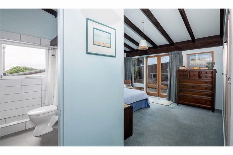 Photo of property in 76 Cannon Hill Crescent, Mount Pleasant, Christchurch, 8081